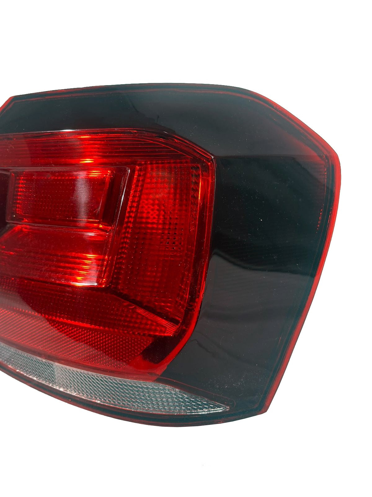 Lanterna Traseira para Volkswagen Gol G7/G8 2016 a 2022 – Lado Direito ou Esquerdo